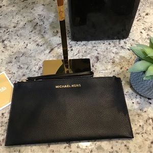 Michael Kors Large Jet Set Pebble Leather Wristlet NWOT